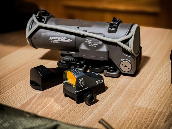Imagen de WhatsApp 2025-06-02 a las 10.27.49_8091f7d7 ELCAN Specter DR + red dot Docter